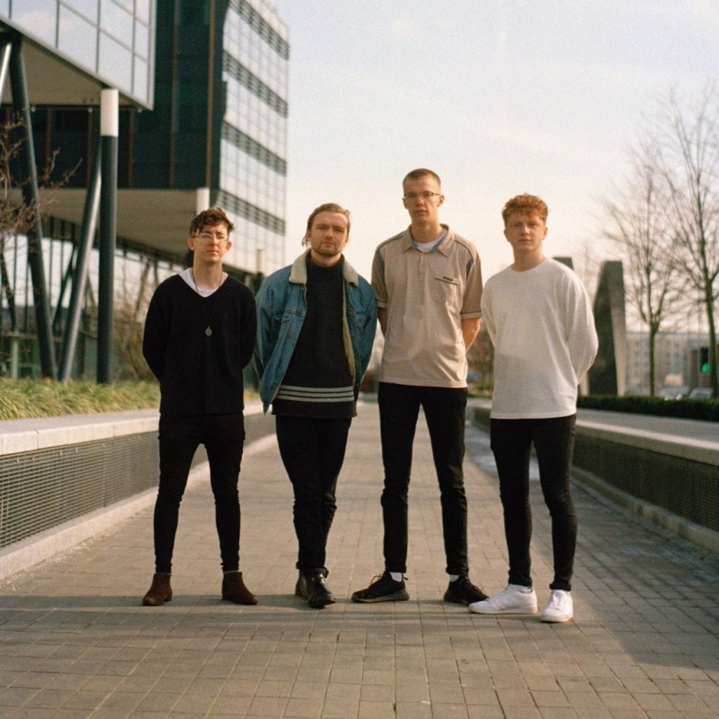 roves: that thursday night single review and interview