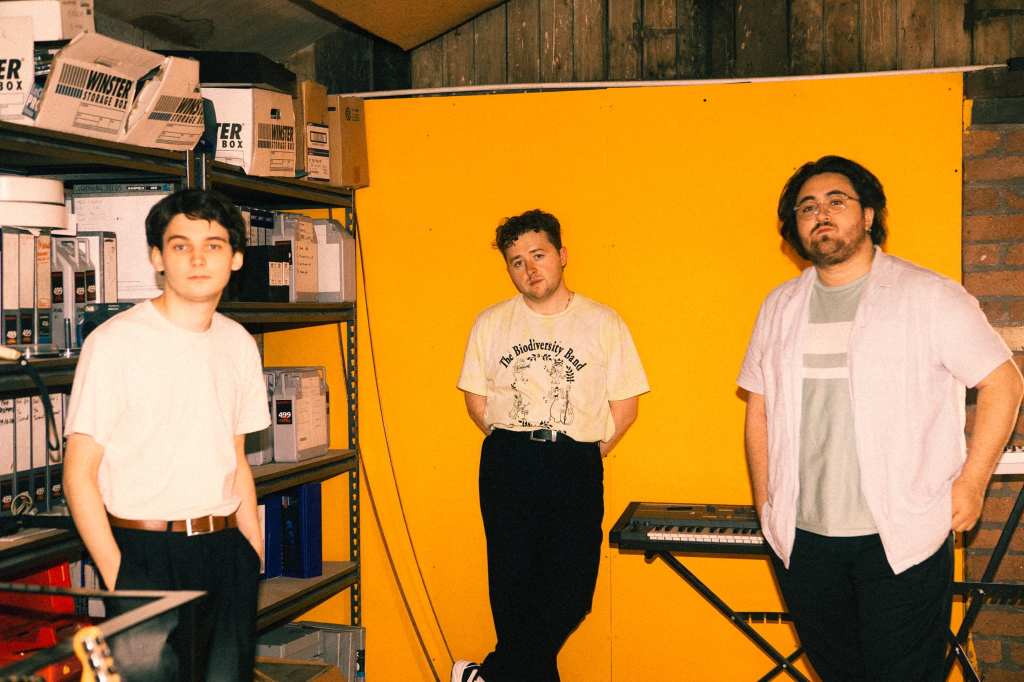 REVIEW: Stranger – Vistas.