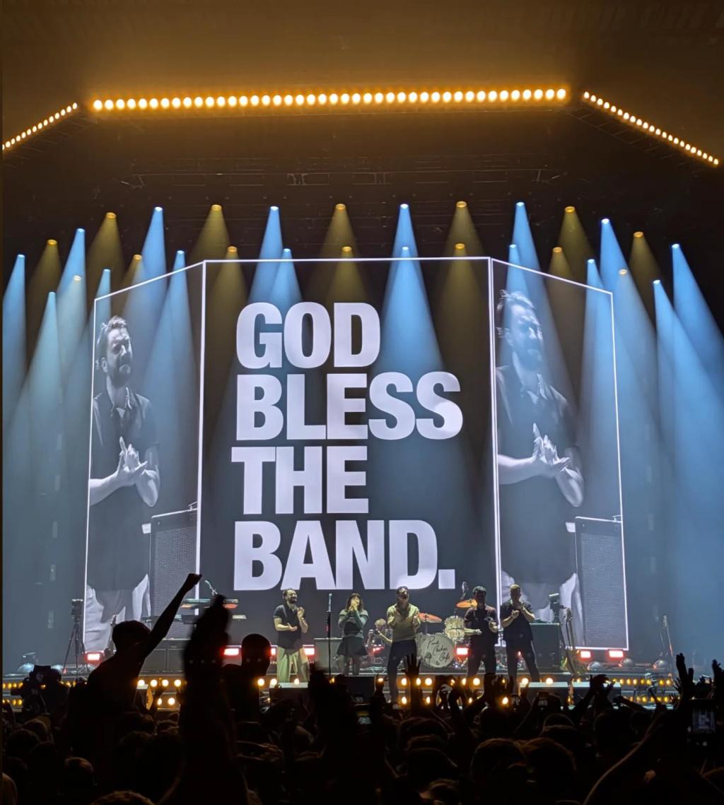 Live from the Front Row: Courteeners + DMAs & Reverend and the Makers – Leeds First Direct Arena