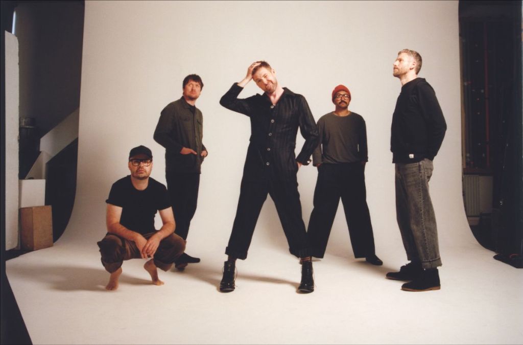 KAISER CHIEFS ANNOUNCE 20TH ANNIVERSARY EDITION OF ‘EMPLOYMENT’ + MASSIVE OUTDOOR TOUR